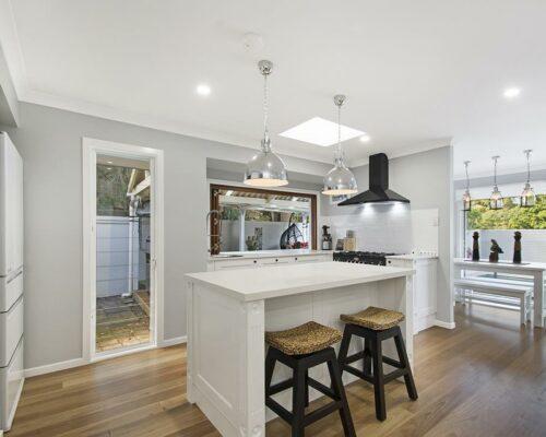 Alexandra Headland Builder